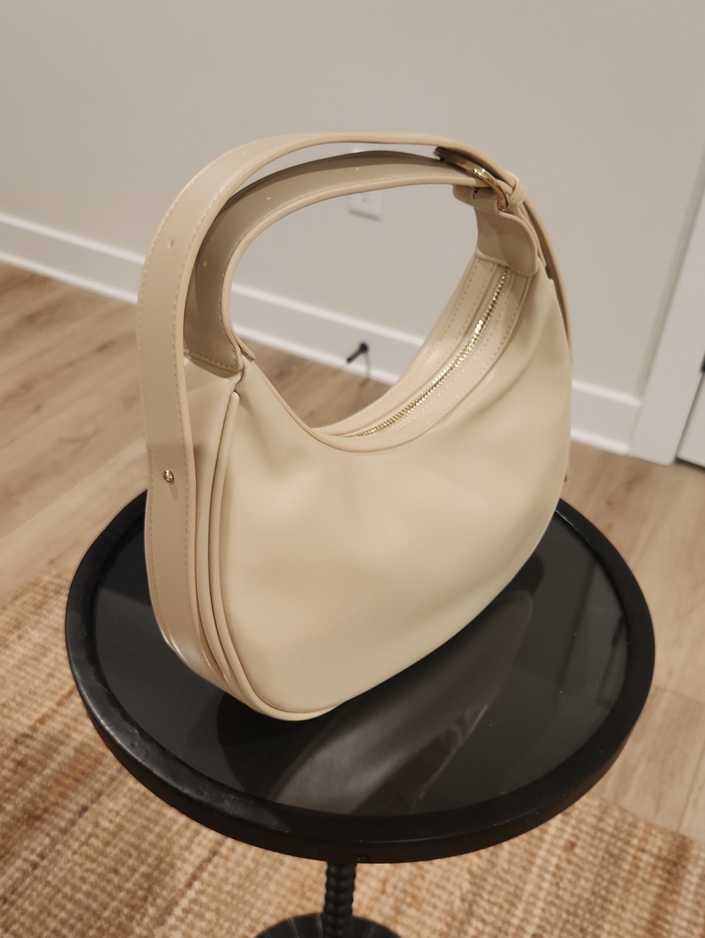 Minimal Cream Shoulder Bag with Curved Hobo Silhouette